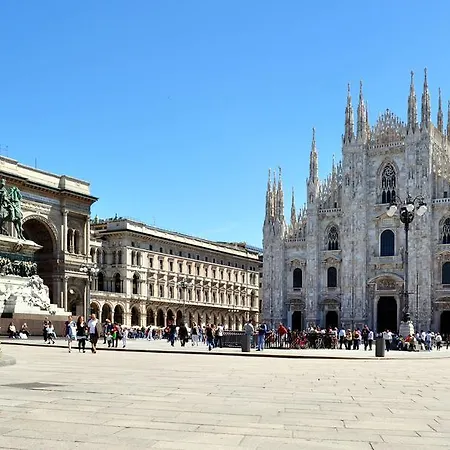 Duomo Luxury House 9 Pax Villa Milan Room photo